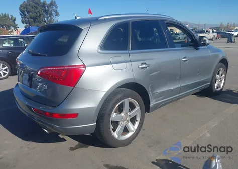 2010 Audi Q5 3.2 Premium z USA, uszkodzony, nr VIN WA1VKAFP2AA021710